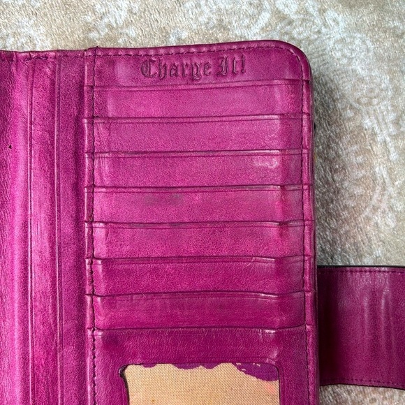 Vintage Juicy Couture Genuine Leather Magenta Bifold Snap Close Wallet w/ Locket - Picture 12 of 16